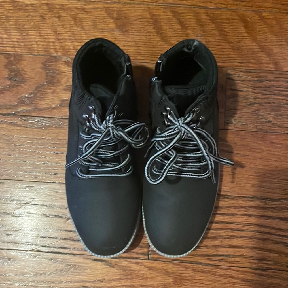 Boys boots